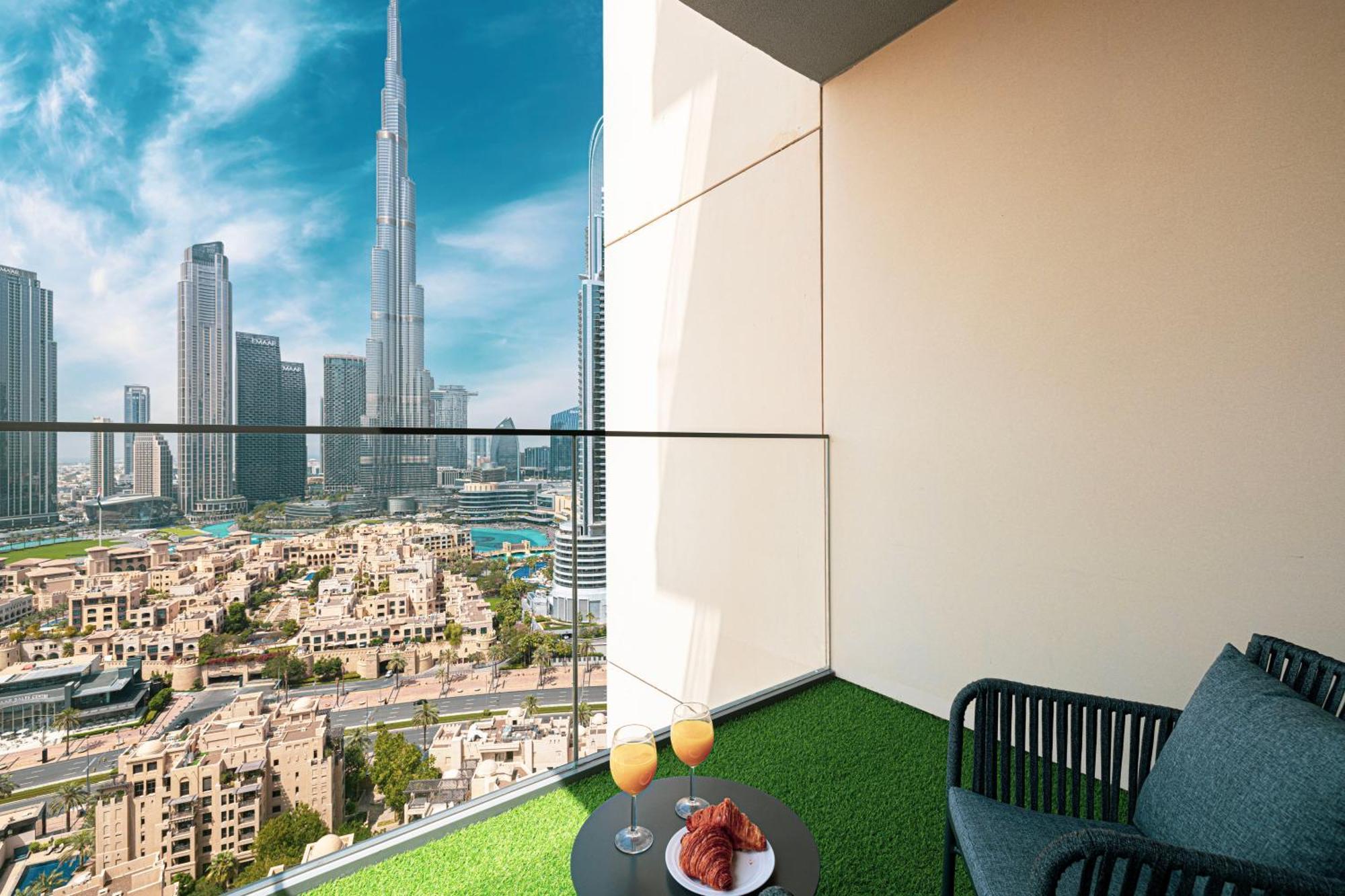 Smartstay At Burj Royale - Full Burj Khalifa View - Brand New Luxury Apartments دبي المظهر الخارجي الصورة