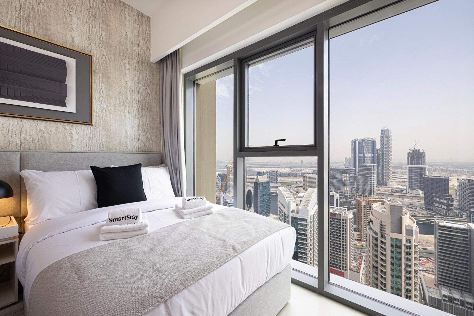Smartstay At Burj Royale - Full Burj Khalifa View - Brand New Luxury Apartments دبي المظهر الخارجي الصورة