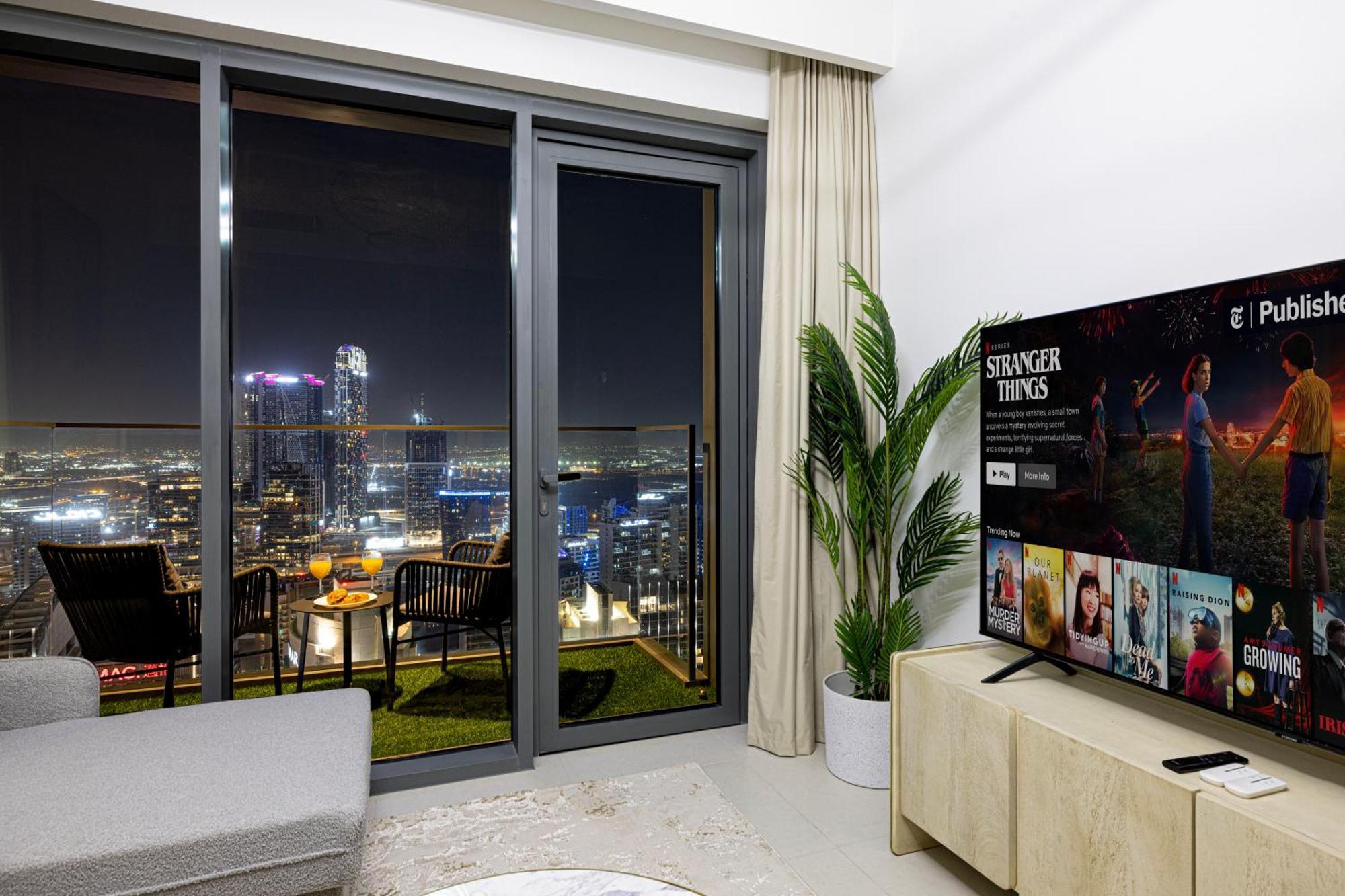 Smartstay At Burj Royale - Full Burj Khalifa View - Brand New Luxury Apartments دبي المظهر الخارجي الصورة