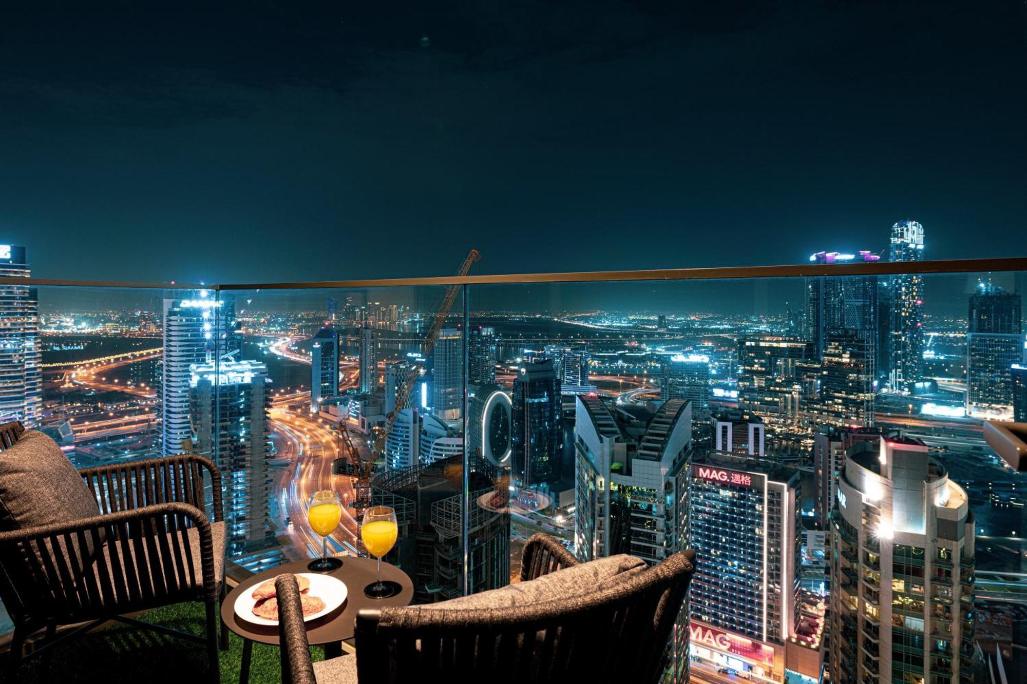 Smartstay At Burj Royale - Full Burj Khalifa View - Brand New Luxury Apartments دبي المظهر الخارجي الصورة