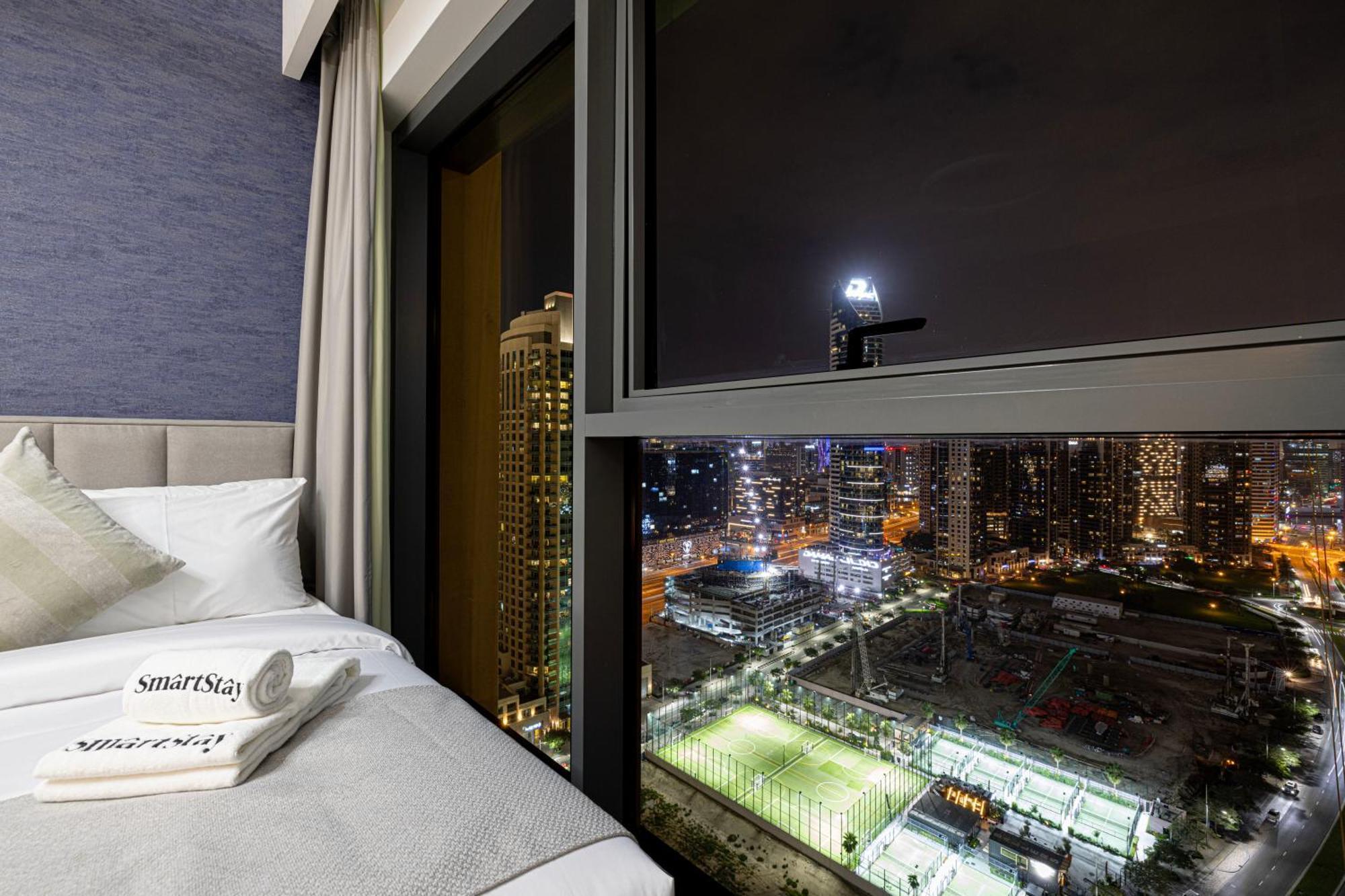 Smartstay At Burj Royale - Full Burj Khalifa View - Brand New Luxury Apartments دبي المظهر الخارجي الصورة