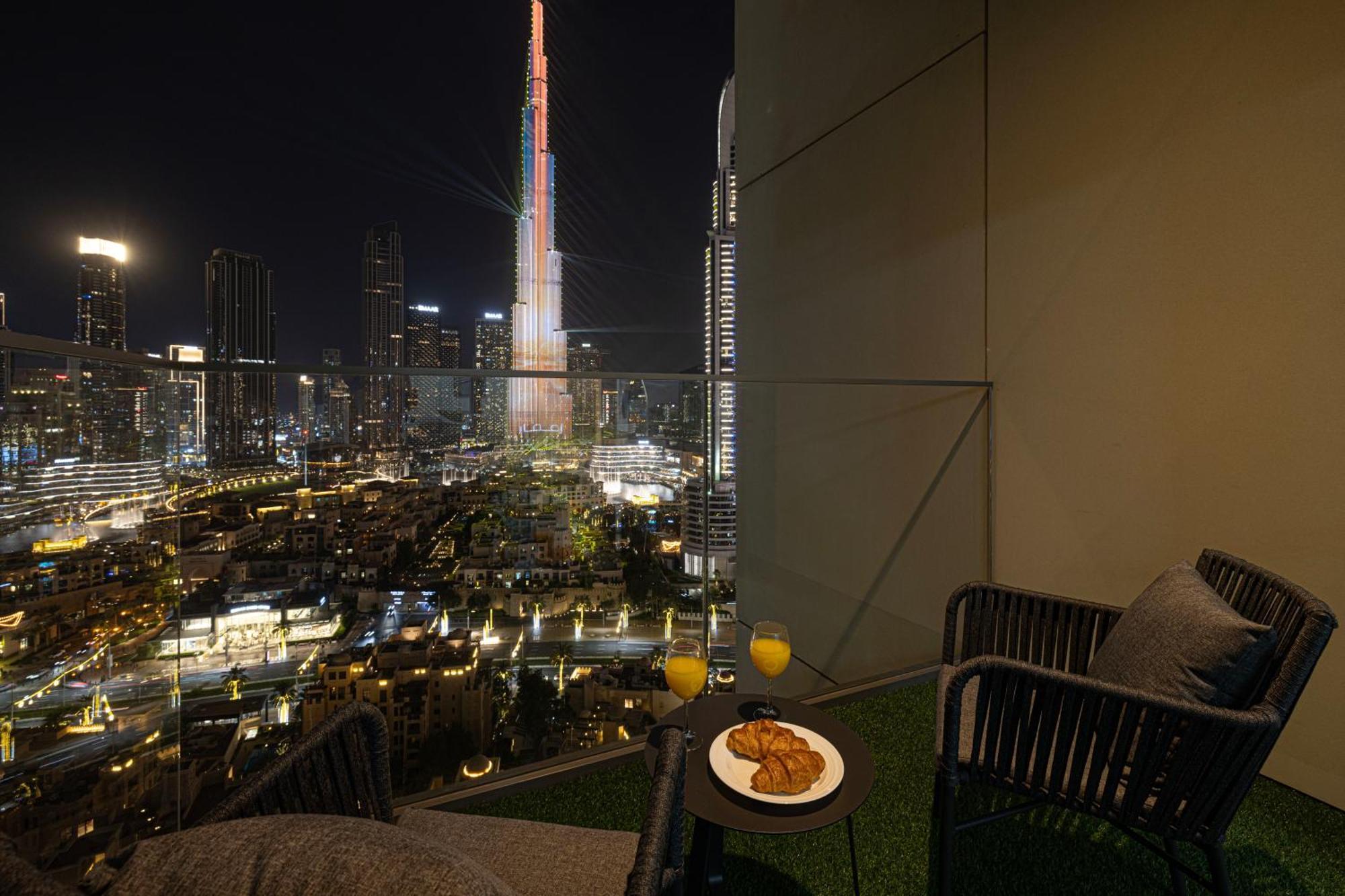 Smartstay At Burj Royale - Full Burj Khalifa View - Brand New Luxury Apartments دبي المظهر الخارجي الصورة