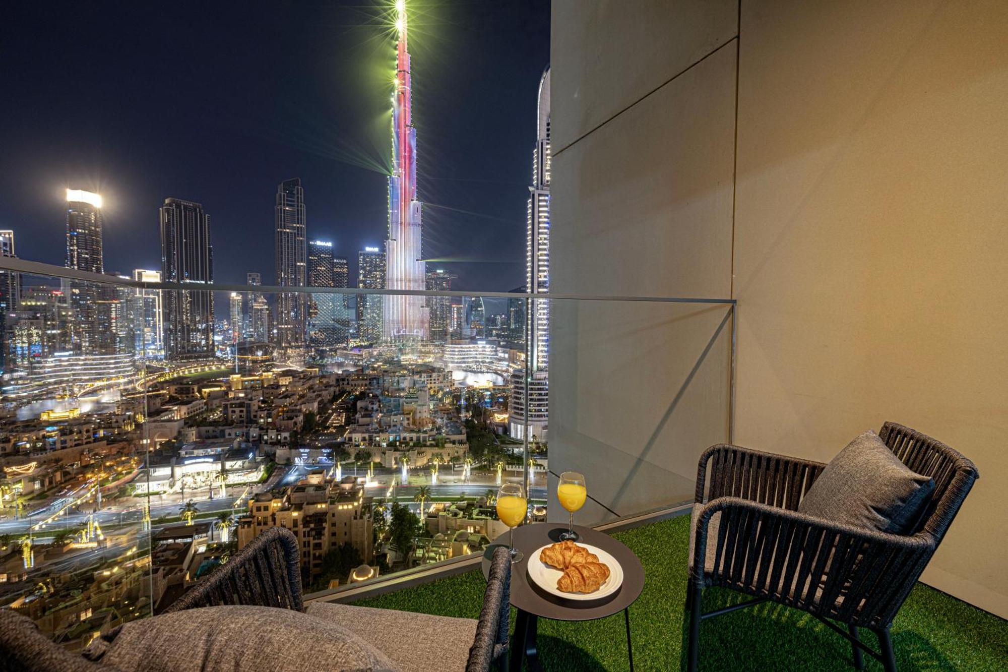Smartstay At Burj Royale - Full Burj Khalifa View - Brand New Luxury Apartments دبي المظهر الخارجي الصورة